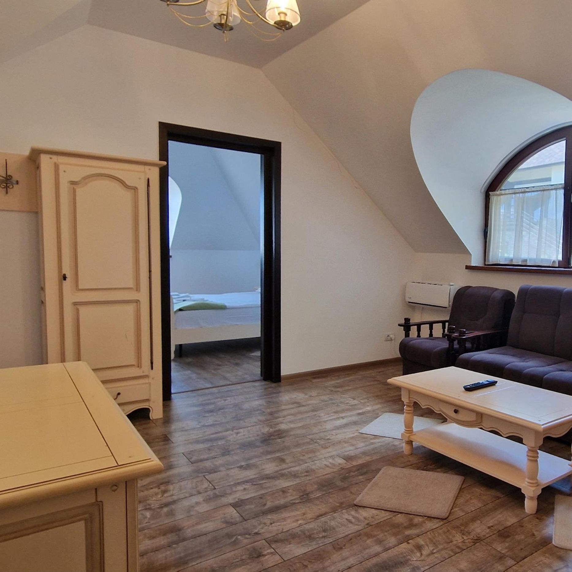 Provence Suceava Hotell Exteriör bild