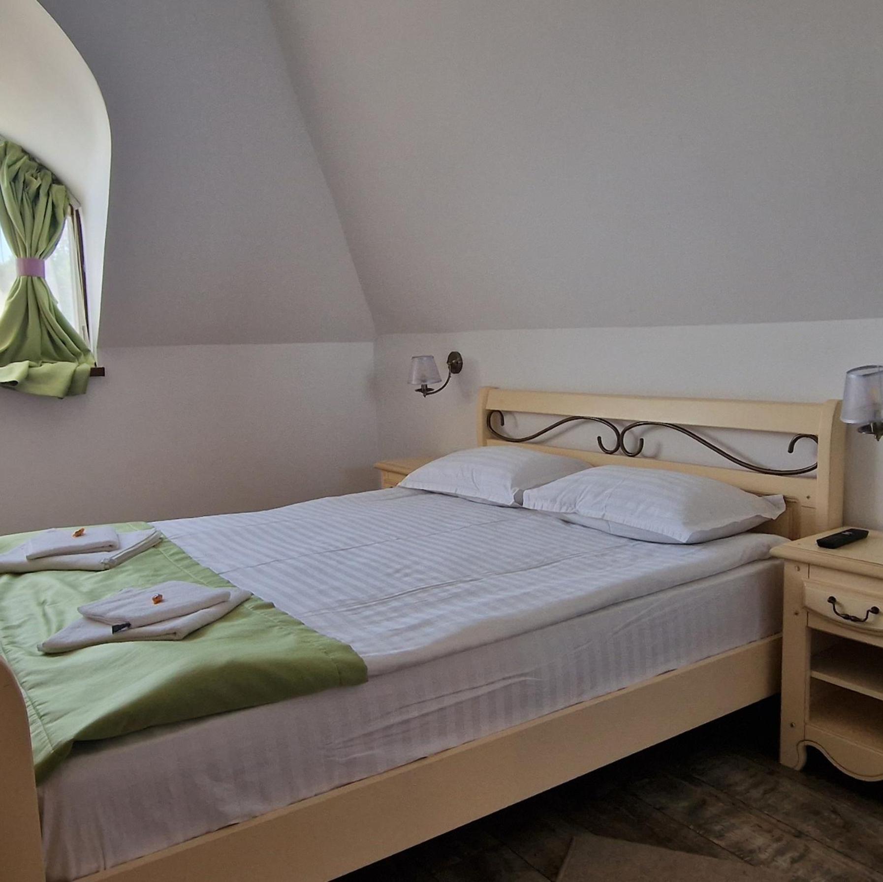 Provence Suceava Hotell Exteriör bild