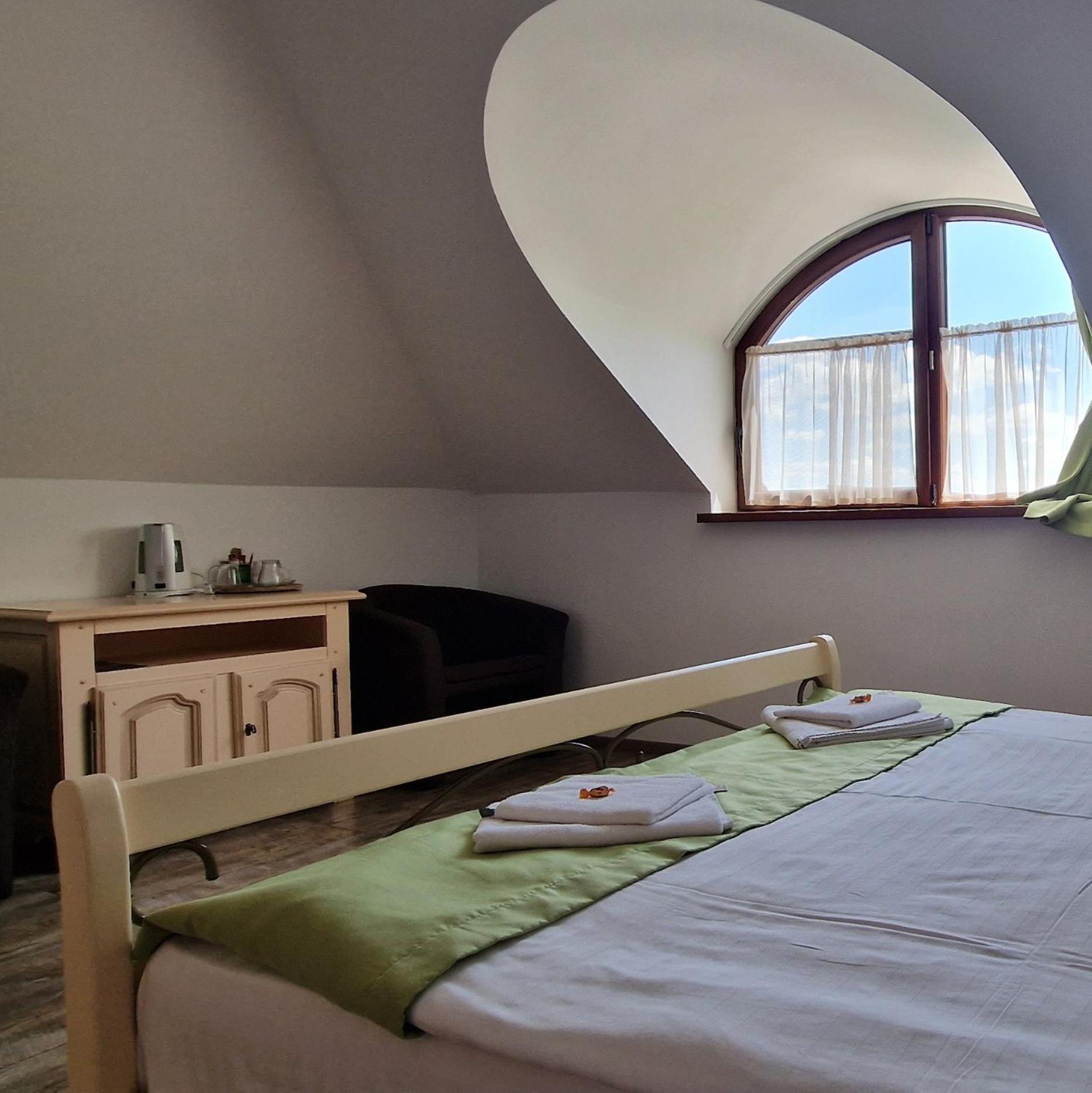 Provence Suceava Hotell Exteriör bild