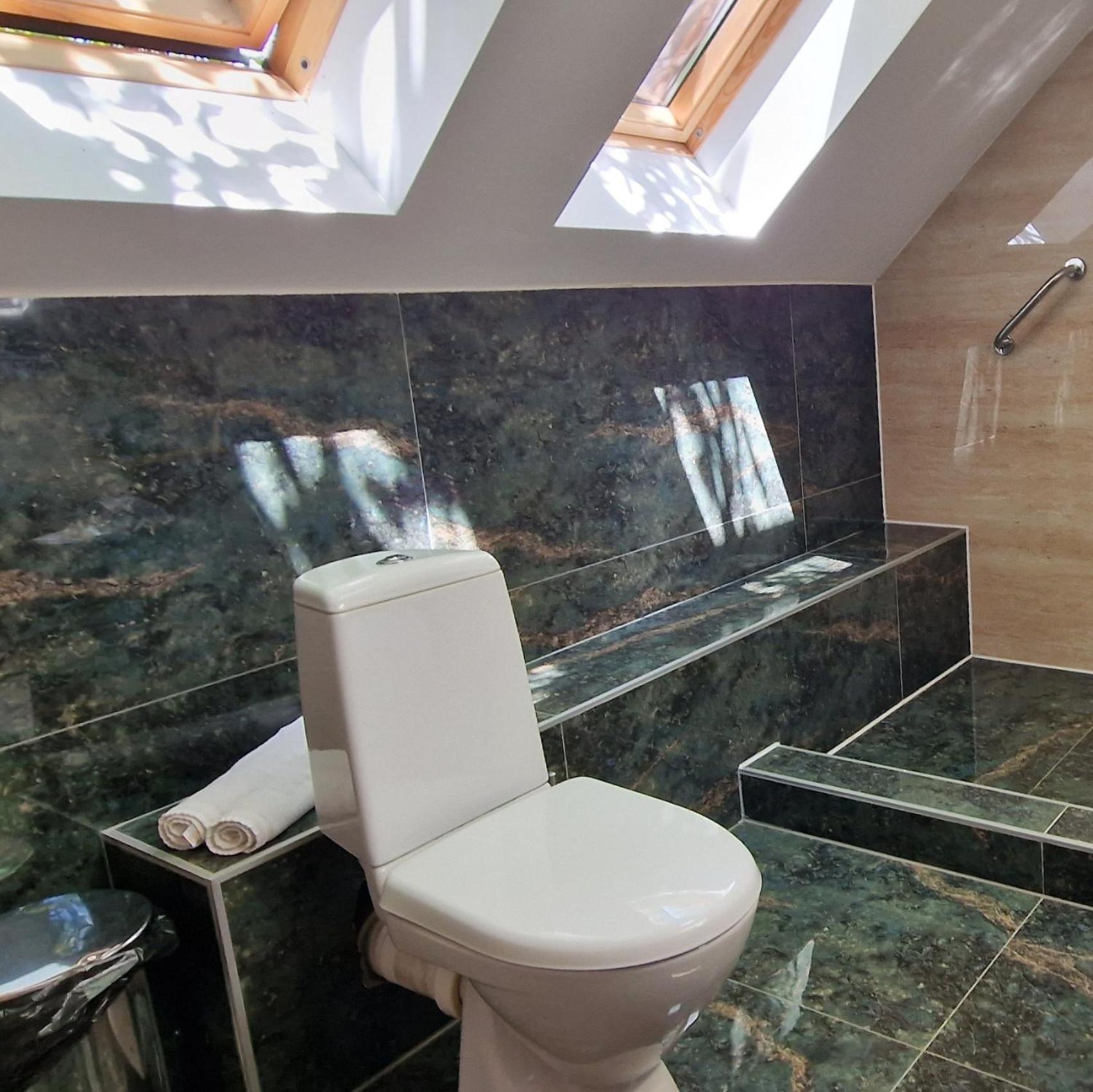 Provence Suceava Hotell Exteriör bild