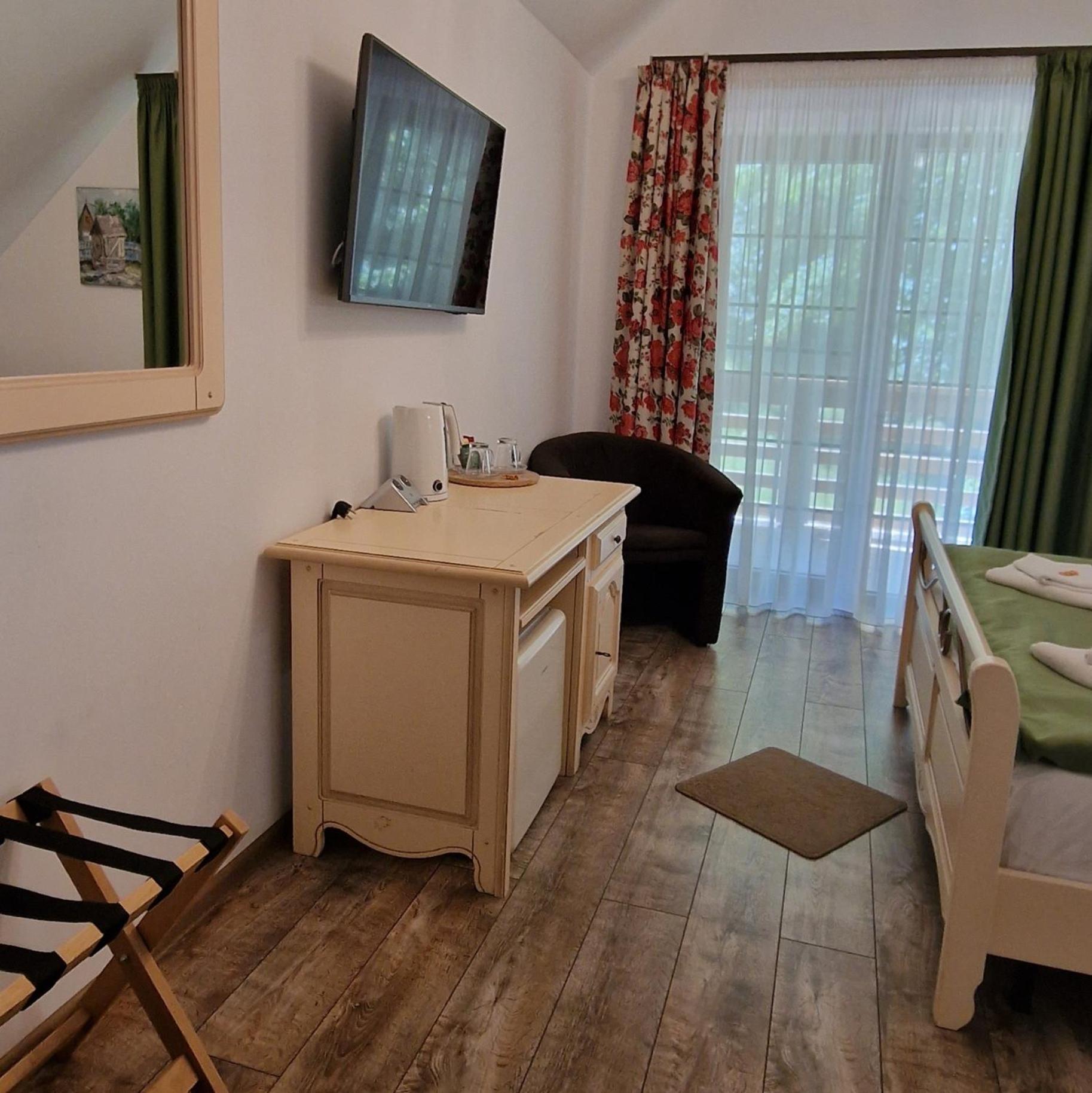 Provence Suceava Hotell Exteriör bild