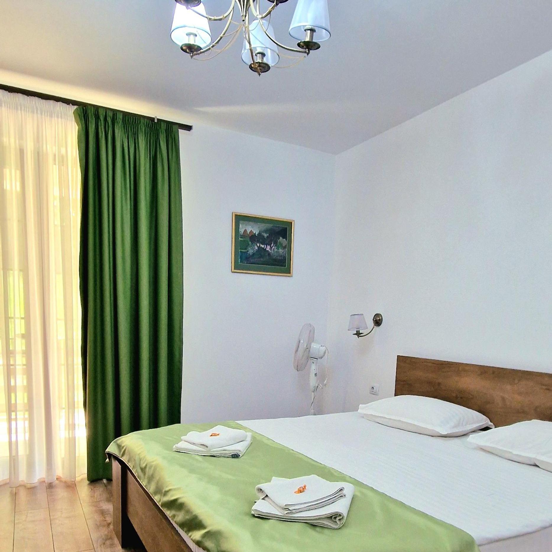 Provence Suceava Hotell Exteriör bild
