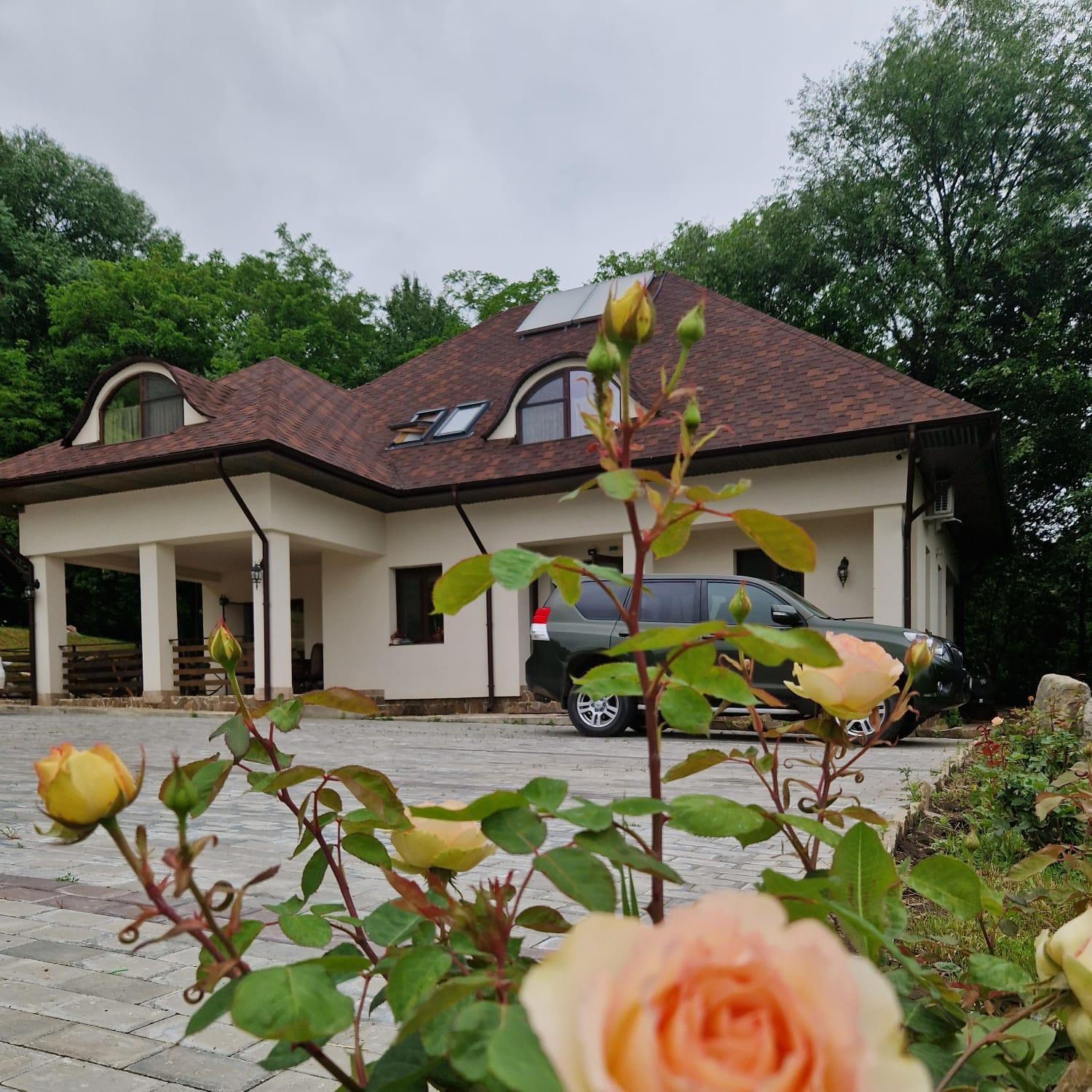 Provence Suceava Hotell Exteriör bild
